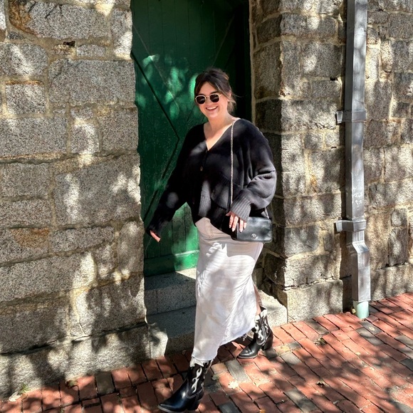 Meet your Posher, Audrey - Picture 2 of 2